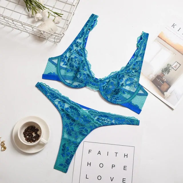 Elegant 2-Piece Lace Bra & Panty Set – Feminine Lingerie