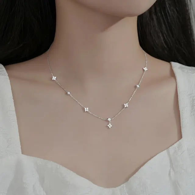 ANENJERY Four-Leaf Zircon Flower Necklace – Elegant Light Luxury Choker for Women