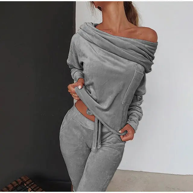 Off-the-Shoulder Velvet Pajama Set - Comfortable Jogging Style Sleepwear